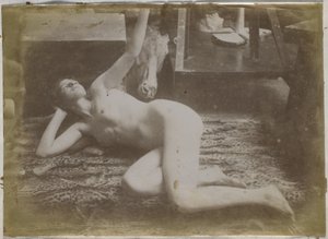 ジャック・ド・ラランのスタジオで、トラの皮の上に横たわる女性の裸体モデルの習作