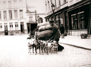 ドッグカートを持つ男、アントワープ、1898 作： James Batkin