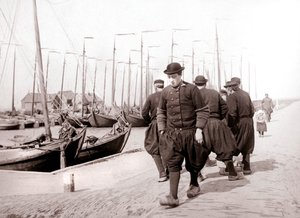 伝統的な衣装を着た男性、マルケン島、オランダ、1898