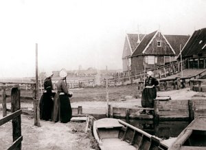 伝統的な衣装を着た女性、マルケン島、オランダ、1898 作： James Batkin