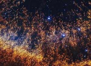 ヘリックス星雲（NIRCam） 作： James Webb Space Telescope (NASA)