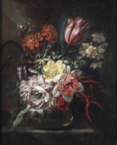ガラスの花瓶に入ったチューリップ、バラ、水仙、その他の花々、その上に蝶。 作： ヤン・バプティスト・モレル