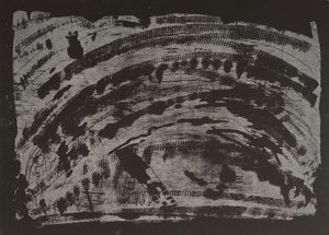 毒された地球II、2013年（チェーンソーの木版画） 作： Janet McKenzie