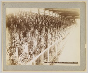 京都・三十三間堂の1000体の偶像（モノクロ写真 作： Japanese Photographer