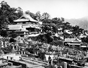 Cemetery of Honrenji Temple in Chikugo-machi, Nagasaki, c.1860-80  作： Japanese Photographer