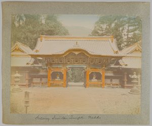 日光・常光寺の山門（手彩色のモノクロ写真 作： Japanese Photographer