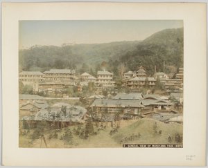 京都・円山公園の全景（手彩色のモノクロ写真 作： Japanese Photographer