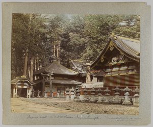 日光・唐招提寺の井戸と蔵（手彩色白黒写真 作： Japanese Photographer