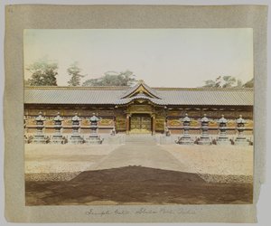 東京・芝公園・寺門（手彩色のモノクロ写真 作： Japanese Photographer