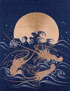 昇る太陽の前の波の中に3つのザリガニを描いたダークブルーのサテンの日本刺繍テキスタイルパネル 作： Japanese School