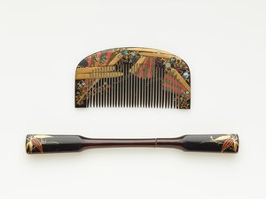 櫛とヘアピン、19世紀後半から20世紀初頭（漆、金、真珠層のある木材） 作： Japanese School