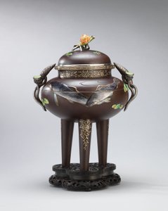エナメルと軟質金属をはめ込んだ鉄香バーナー、封印された新光一（高崎光一）、明治時代（鉄、金、銀、エナメル）
