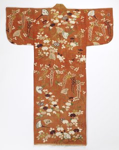 着物（振袖）、18世紀後半（ダマスクシルク、シルク、メタリック糸） 作： Japanese School