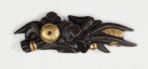 花の形をした「めぬき」（銅と金の合金に金箔を貼ったもの 作： Japanese School