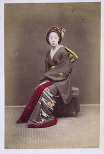 着物を着た少女、1860〜70年頃（手描きの写真）