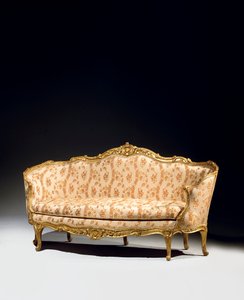 Louis XVソファ、1717 作： Jean Baptiste Tilliard