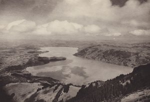 リギ・クルム、ツーク湖の眺め (白黒写真) 作： Jean Gaberell