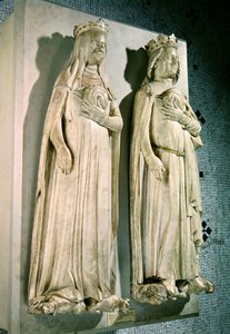 シャルル4世（1295-1328）の「ル・ベル」とジャンヌ・デヴルー（1305-71）のエフィグ（大理石製 作： Jean de Liege