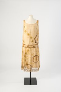 レモンイエローシルクシフォンビーズ刺繍イブニングドレス、1927年（シルク） 作： Jeanne Paquin