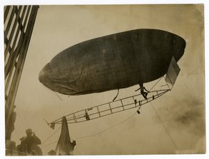 飛行船 "カリフォルニア・アロー" 作： Jessie Tarbox Beals