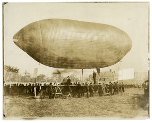 飛行船 "カリフォルニア・アロー" 作： Jessie Tarbox Beals