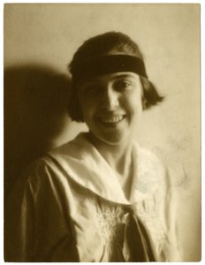 Helen Rehber or Rehler, c.1905-40 (ゼラチンシルバー写真) 作： Jessie Tarbox Beals