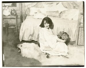 レノア・ウルリック 1915-28年頃（ゼラチンシルバー写真 作： Jessie Tarbox Beals