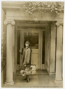 メイベル・ハーバート・アーナー アメリカ・ニューヨーク 1905年頃～27年頃（ゼラチンシルバー写真 作： Jessie Tarbox Beals
