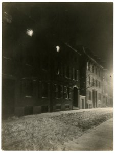 アメリカ、マサチューセッツ州ボストン、Pinckney St、1902-10年頃（ゼラチンシルバー写真 作： Jessie Tarbox Beals
