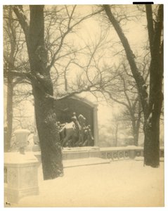 ショー・メモリアル、ボストン、アメリカ、1902-10年頃（ゼラチンシルバー写真 作： Jessie Tarbox Beals
