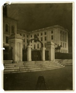アメリカ、ボストン、ステートハウス、1902-10年頃（ゼラチンシルバー写真 作： Jessie Tarbox Beals
