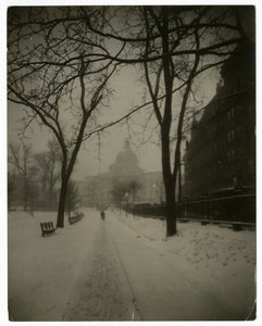 嵐の中の州議会議事堂（アメリカ・ボストン） 1902-10年頃（ゼラチンシルバー写真 作： Jessie Tarbox Beals