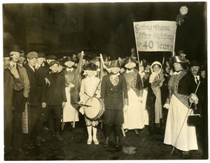 アメリカ、ニューヨーク、グリニッジ・ヴィレッジ、サフラージュ・パレード、1915-18年頃（ゼラチンシルバー写真 作： Jessie Tarbox Beals