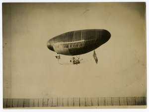 "ヴィル・ド・セント・マンデ」飛行船 作： Jessie Tarbox Beals