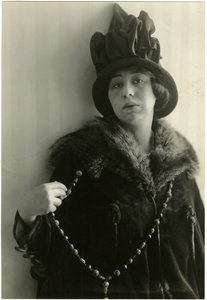 ZoëAkins、Déclasséeの作者、1905〜40年頃 作： Jessie Tarbox Beals