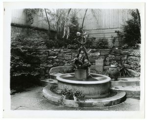 ガーデンファウンテン 1905-40年頃（ゼラチンシルバー写真 作： Jessie Tarbox Beals