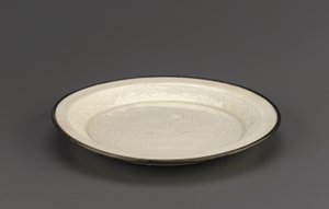 12〜13世紀、河北省、マンダリンアヒルの型の装飾が施された食器皿（セラミック）