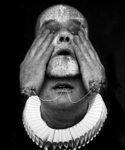 ピエロの死（シリーズ）、2016年（写真加工） 作： Johan Lilja