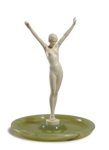 エクスタシー、1930年頃（アイボリーとオニキス） 作： Johann Philipp Ferdinand Preiss