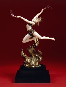 フレイム・リーパー 20世紀初頭（コールドペイント・ブロンズ、アイボリー、アンバー、ベルジャン・ブラック・マーブル・ベース 作： Johann Philipp Ferdinand Preiss
