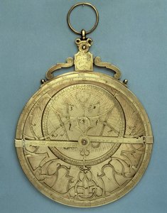 天体観測機器：16世紀に製作されたヨハネス・ストフラー（Stoffler）（1452-1531）のアストロラーベ。パリ、ブリュー・コレクション