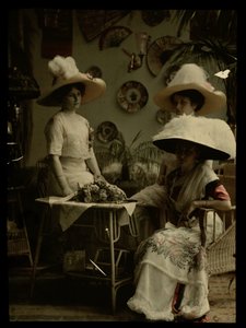 帽子をかぶった 3 人の女性 作： Johannes Hendrikus Antonius Maria Lutz