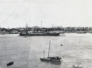 開戦数週間前の上海港