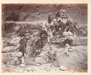 スルタンタラ第51連隊の役員、さまざまな軍服の着用状況、1878年 作： John Burke
