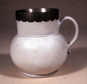 マグカップ、1680年頃（塩釉石器） 作： John Dwight