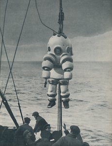 海に対する永遠の戦い：深海ダイバーのための装甲ケーシング、c1935