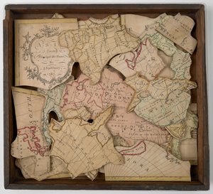 ジグソーパズルの形をしたアジアの地図（ボードに彫刻） 作： John Spilsbury
