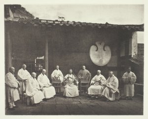 クシャンの住職と僧侶 作： John Thomson