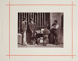 劇的な靴の黒、1877 年。 作： John Thomson