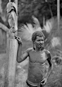 耳の奇形、ソロモン諸島、1920年。 作： John Watt Beattie
